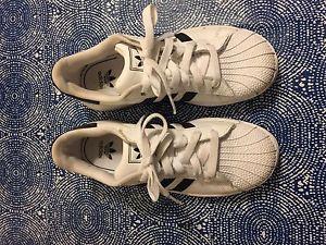 Youth Adidas Runners - Size 3