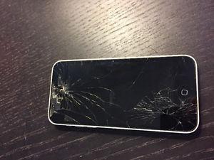 iPhone 5c (white) Good Condition with Cracked screen
