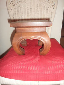 vintage little wooden stool, excellent cond 8x8 x inches.