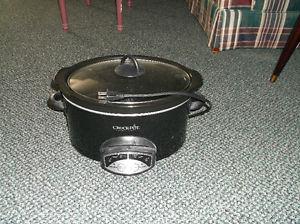 1 Great Condition Slow Cooker