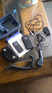 2 Samsung SPH-m610 cell Flip Phone (Bell Mobility)