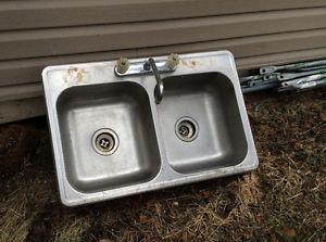 2 stainless steel double sinks
