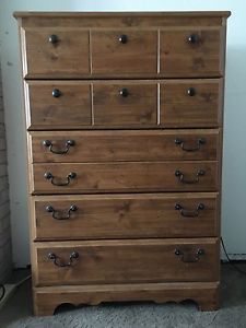 5 piece queen sized bedroom set includes mattress, box