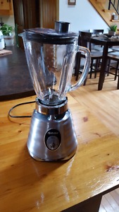 500 watt stainless steel blade and blender like a year old