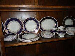 ANTIQUE MADE IN ENGLAND DUCAL DINNER SET