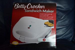 Betty Crocker Sandwich Maker -brand new