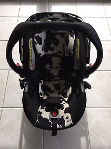 Britax B-Safe 35 Elite Infant Car seat