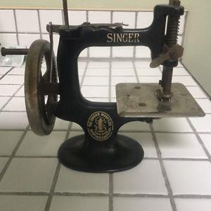 Child's Singer Sewing Machine