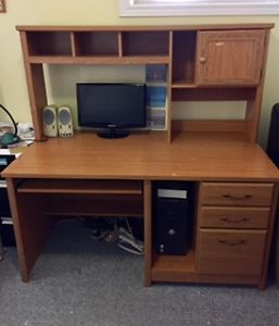 Computer Desk with Hutch