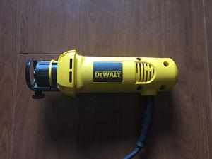 DeWalt Cut-Out Tool (DW660)