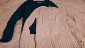 Garage white and teal sweater, excellent condition size xs