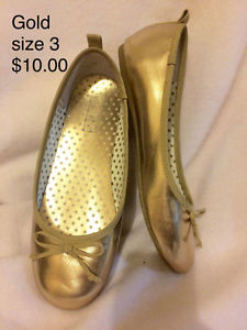 Girls metallic gold shoe size 3