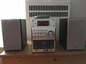 JVC shelf stereo 5 disc changer with mp3 and ipod hook up.