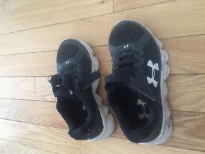 Kids size 11 underarmor running shoes