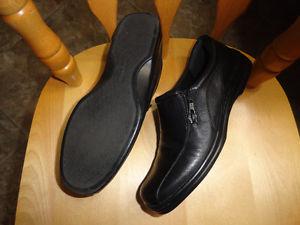 Leather Black Shoes - Size 7 - Like New - 4 Pairs