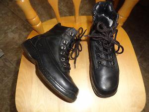 Leather Winter Black Boots - 7.5 - Like New