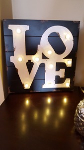 Light up Love sign