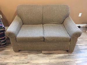 Love seat - MUST GO - OBO