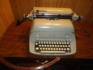 Machine à écrire ancienne