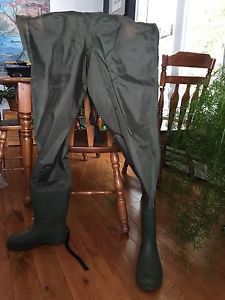 Men's size 7 / women's size 9 chest waders. Used once