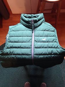 New Men's Hollister vest medium