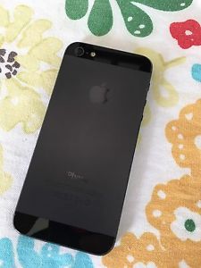 Perfect condition iPhone 5 16gb on Rogers