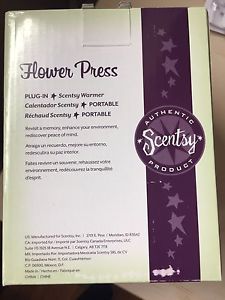 Scentsy Flower plug in