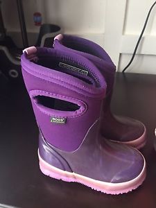 Toddler boots, size 9, bogs and sorels