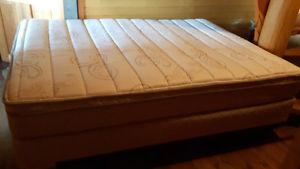 Twin Bed in Excellent Condition!