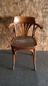 Unique vintage Bentwood / Thonet wooden ‘fan-back chair.