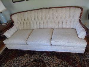 VINTAGE COOMBE.CO. CANADIAN LIVING ROOM CHESTERFIELD AND