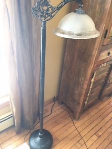 Vintage looking Pole lamp with cast iron