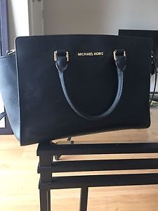 Wanted: MK purse