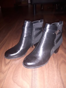 Women's Alfred Sung boots size 11