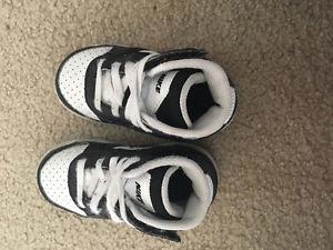 **reduced price Nike baby shoes US 6c, UK 5.5 for