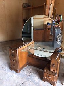 ANTIQUE MAKE UP TABLE & Bench