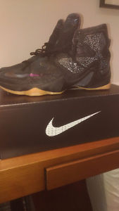 Basketball Shoes Lebron XIII (size US 14)