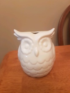 Ceramic owl, incense or essential oil holder