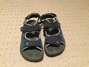 Columbia sandals size 9