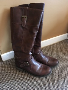Denver Hayes Brown Women's Boots - Size 10