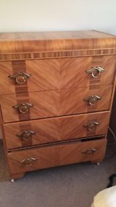 Gorgeous solid wood 4 drawer dresser