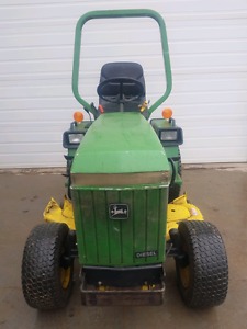 John Deere 655 Diesel Lawn and Garden Tractor