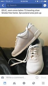 Ladies size 7.5 bowling shoe, worn once