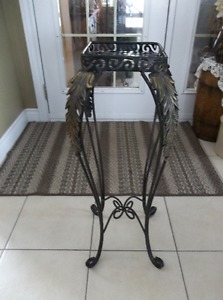 Metal plant stand