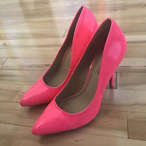 Pair of hot pink Anne Michelle heels