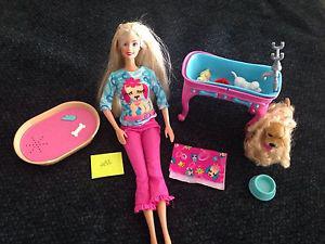 Pet shop Barbie