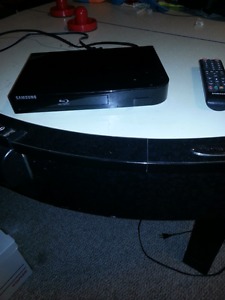 Samsung Smart Blu ray player with remote