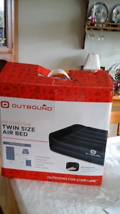 TWIN SIZE AIR BED