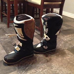 Thor dirtbike boots size 8