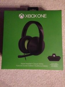 Xbox One Stereo headset w adapter & Energizer 2X Charging